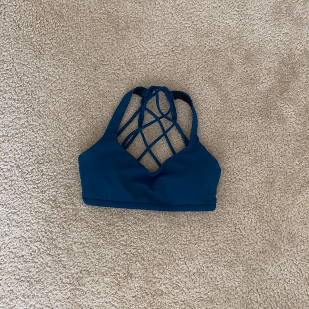 Lululemon Free-to-be Sports bra size 4